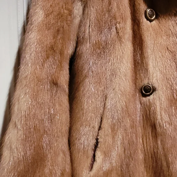 ✨️ VINTAGE  RARE  PRE-OWNED Women's Pastel Genuine Mink Fur PEACOATSize M